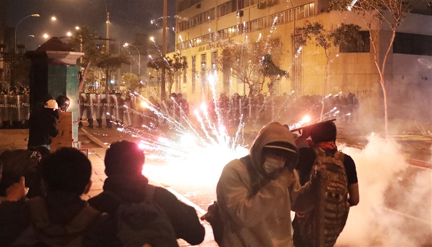 احتجاجات واشتباكات عنيفة مع الشرطة في البيرو (أ ف ب) 