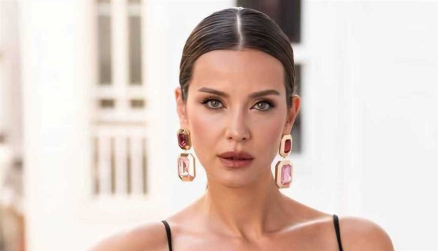 الفنانة التركية إيرام هيلفاجي أوغلو