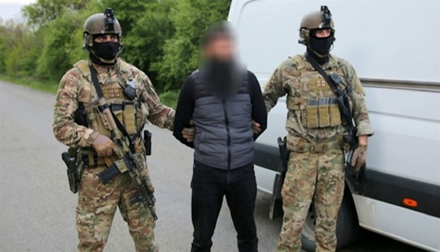 مطلوب في جورجيا بين عنصرين من جهاز الأمن الداخلي في تبليسي (أرشيف)