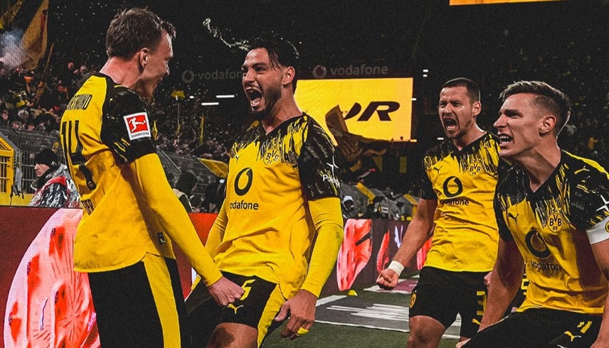 فرحة لاعبي دورتموند بالهدف القاتل (إكس)
