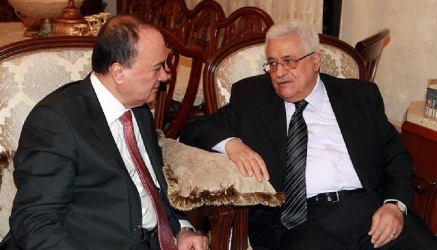 الرئيس الفلسطيني محمود عباس والقيادي ناصر القدوة (أرشيف)