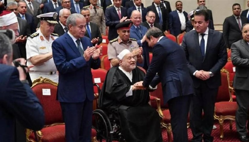 الرئيس المصري والراحل أحمد عمر هاشم 