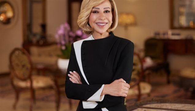 فيديو: السيدة اللبنانية الأولى تتعرض لموقف محرج على المسرح.. وتعليق طريف منها