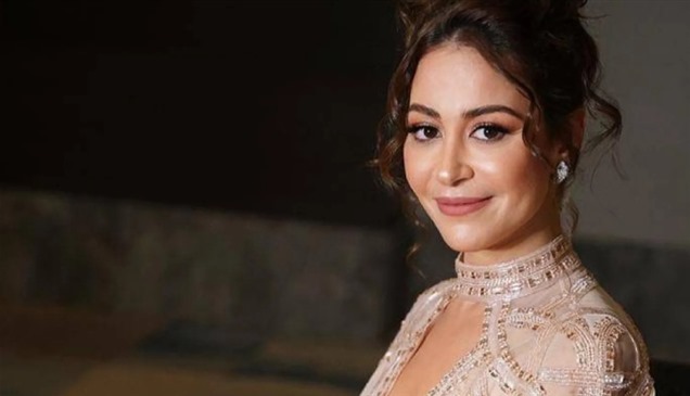 وثيقة زواج متداولة لمنة شلبي ومنتج شهير تشعل الجدل