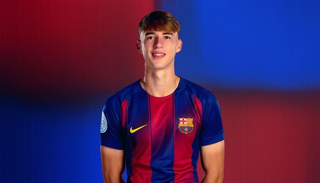برشلونة يستدعي موهبة شابة لتعويض غياب بيدري