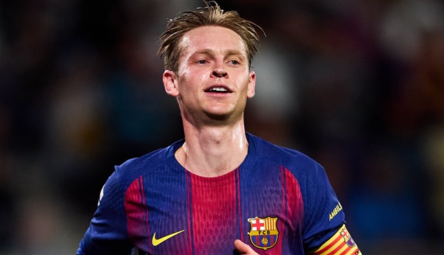دي يونغ يجدد عقده مع برشلونة