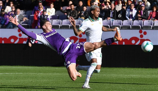 روما يقضي على فيورنتينا ويتصدر مؤقتاً