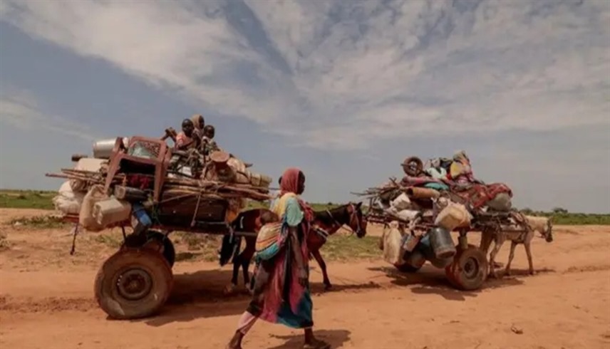 سودانيون هاربون من القتال (أرشيف)