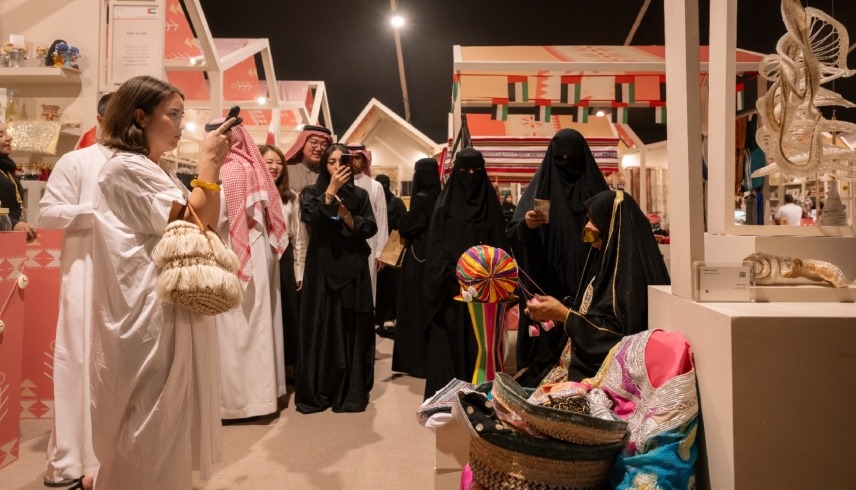 الركن الإماراتي بمعرض بنان
