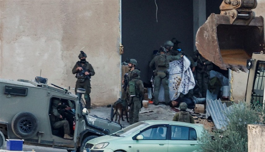 الجيش الإسرائيلي يعدم شابين فلسطينيين بينما كانا يرفعان أيديهما استسلاماً في جنين (أ ف ب)