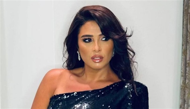 ياسمين عبدالعزيز تكشف حقيقة ارتباطها 
