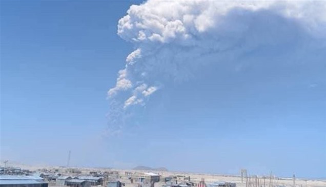 ثار في أثيوبيا وسقط رماده في الحديدة وإب..استنفار في اليمن بسبب سحب البركان 