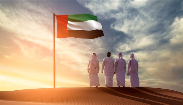 إماراتيون: علمنا رمز وحدتنا والتفافنا حول قيادتنا