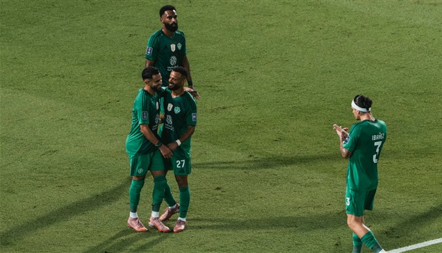 الأهلي ينقض على وصافة النخبة بثنائية في السد