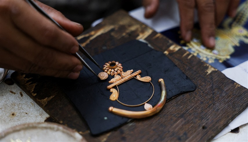 مشغولات ذهبية (رويترز)