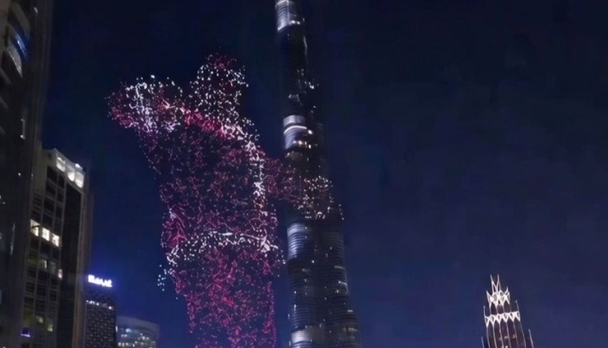عرض 4000 درون في دبي 