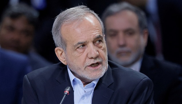 "بزشكيان كبش فداء".. هل يتجه البرلمان الإيراني لعزل الرئيس؟
