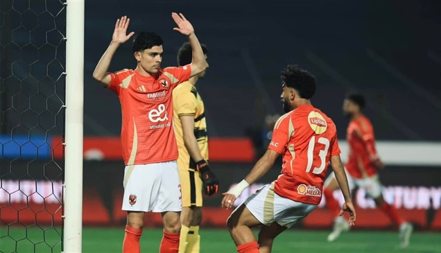 أزمة جديدة في الأهلي بسبب أشرف بن شرقي