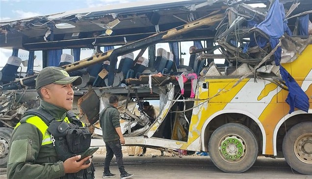 بوليفيا.. مقتل 37 وإصابة العشرات في تصادم حافلتين 
