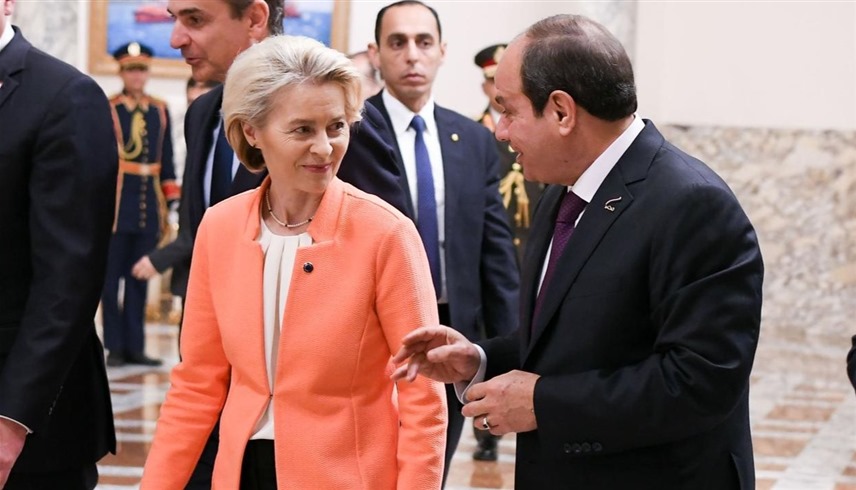 الرئيس المصري عبد الفتاح السيسي ورئيسة المفوضية الأوروبية أورسلا فاندر لاين (أرشيف)