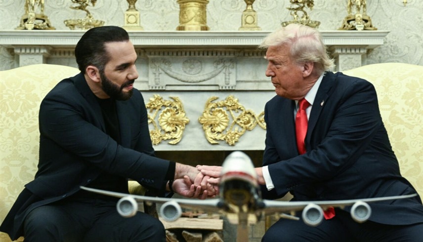 الرئيسان الأمريكي دونالد ترامب والسلفادوري نجيب بوكيلة (أ.ب)
