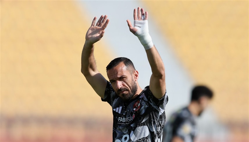 لاعب الأهلي علي معلول (إكس)