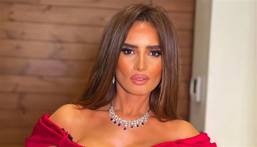 الفنانة زينة 