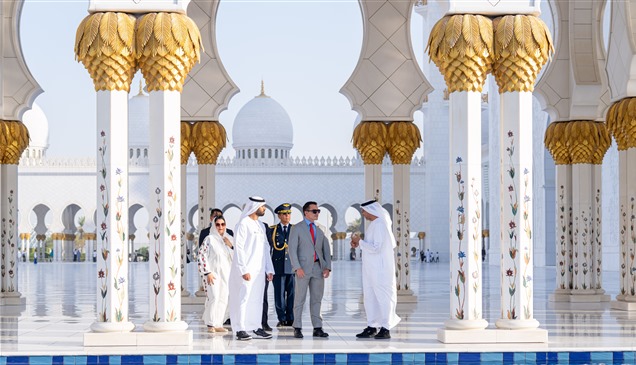 رئيس الإكوادور يزور جامع الشيخ زايد الكبير في أبوظبي
