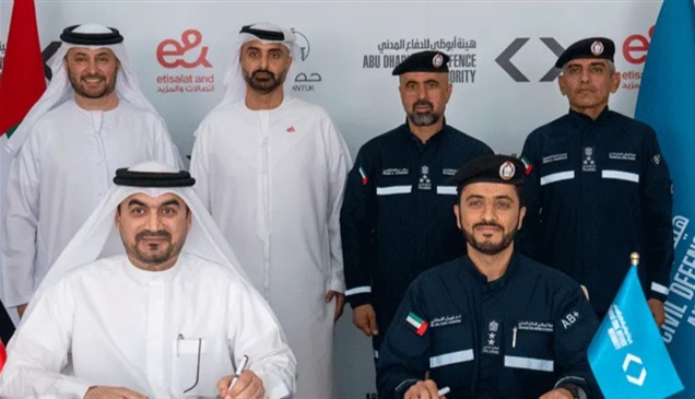 أبوظبي للدفاع المدني و"إي آند" تتعاونان لتفعيل أنظمة الكشف المبكر عن الحرائق في المنازل