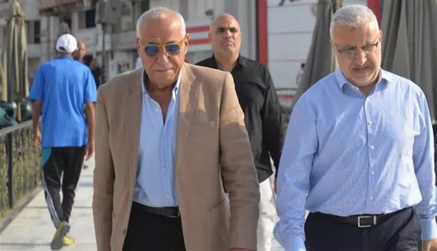 رئيس الزمالك يعود إلى القاهرة بعد رحلة علاج في فرنسا