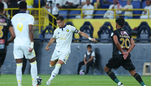 رونالدو يقود النصر لتخطي الخليج بثنائية