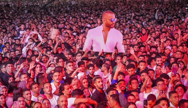 تامر حسني يُشعل مسرح "Jukebox" بمشاركة نيللي كريم وحميد الشاعري وكزبرة