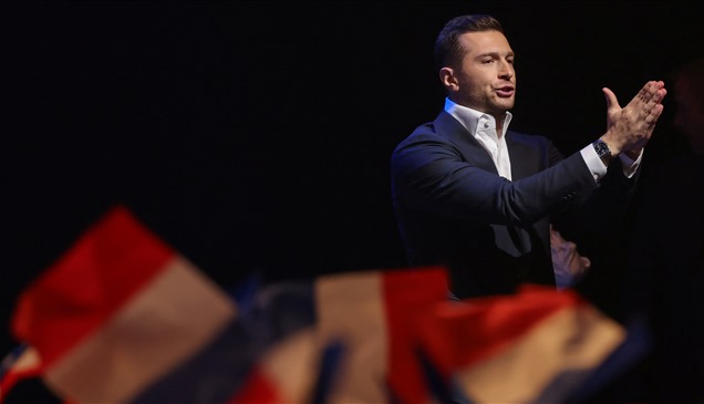 نجم اليمين الفرنسي الصاعد.. بارديلا يقترب من الإليزيه