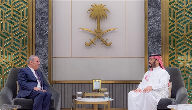 محمد بن سلمان يبحث مع حسين الشيخ سبل دعم القضية الفلسطينية