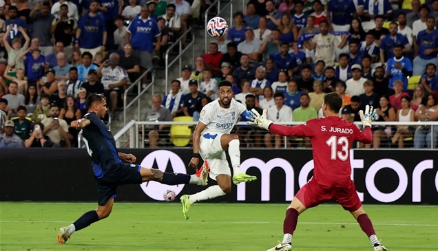 الهلال يقضي على باتشوكا ويكمل عقد المتأهلين لدور الـ16