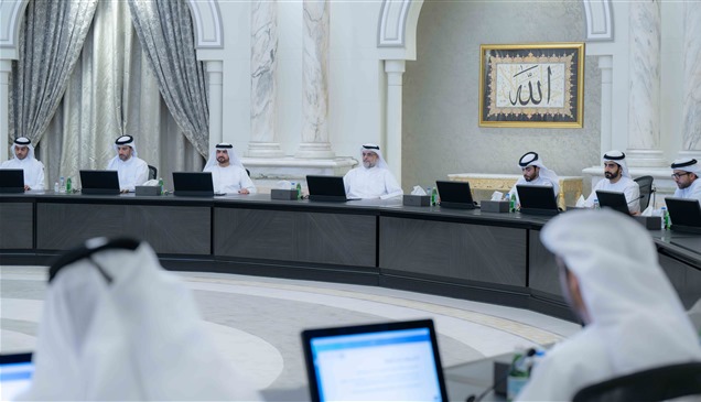 الشارقة تعتمد الدليل الموحد للوحات الإعلانية والتجارية