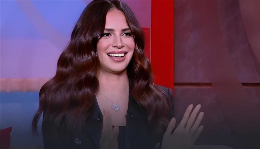 الفنانة آمال ماهر 