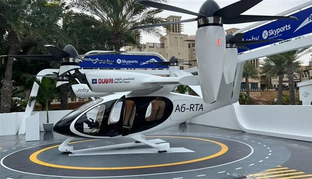 الإمارات تصدر أول لائحة لتنظيم الإقلاع والهبوط المشترك للتاكسي الطائر والمروحيات التقليدية