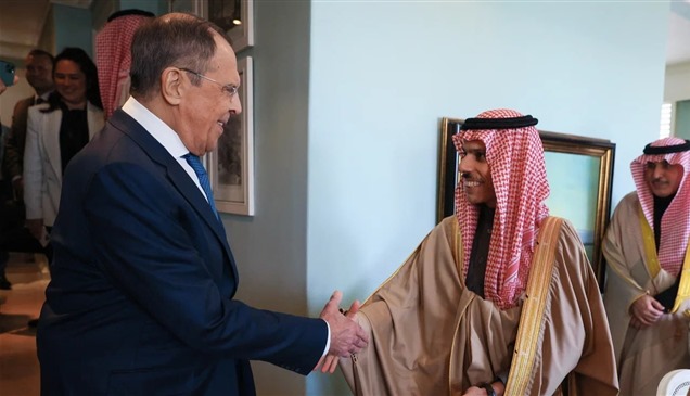لافروف يعلن أول قمة روسية عربية