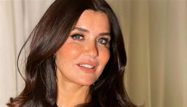 غادة عادل تفاجئ جمهورها: "أجريت عملية تجميل والنتيجة مذهلة!"