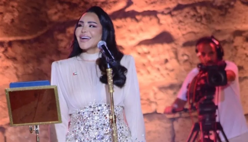 الفنانة أحلام الشامسي 