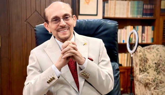 بعد أزمته الصحية..حريق في مسرح محمد صبحي