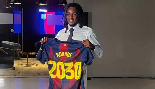 رسمياً.. برشلونة يُجدد عقد كوندي حتى 2030