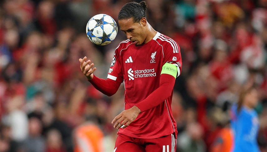 نجم ليفربول فان دايك (رويترز)