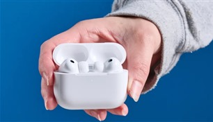 من إيماءات الرأس إلى السينما المنزلية.. 5 مزايا خفية في سماعات "AirPods"