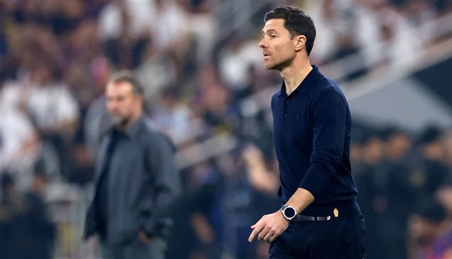 رسمياً.. ريال مدريد يقيل مدربه ألونسو