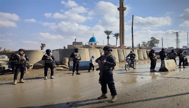 بسرية تامة.. التحالف الدولي ينقل 300 عنصر من سجناء داعش إلى العراق