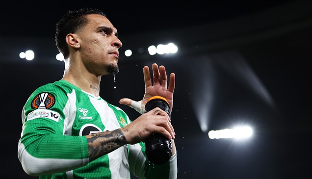 أنتوني يكشف سر معاناته مع الإصابة رغم توهجه الأوروبي