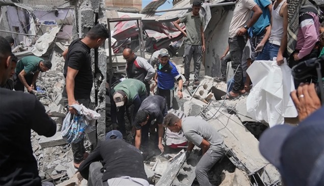 غارات إسرائيلية على غزة تسفر عن إصابات بين الفلسطينيين