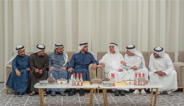 سيف بن زايد يقدم واجب العزاء في وفاة محمد عبدالكريم الزرعوني